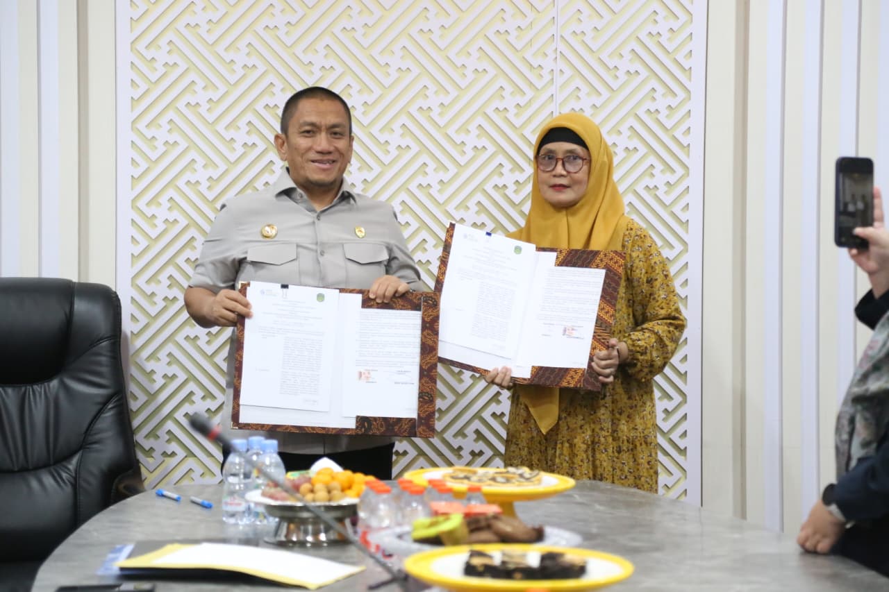 Pemkab Lutim Teken MoU dengan Produsen Mobil Listrik