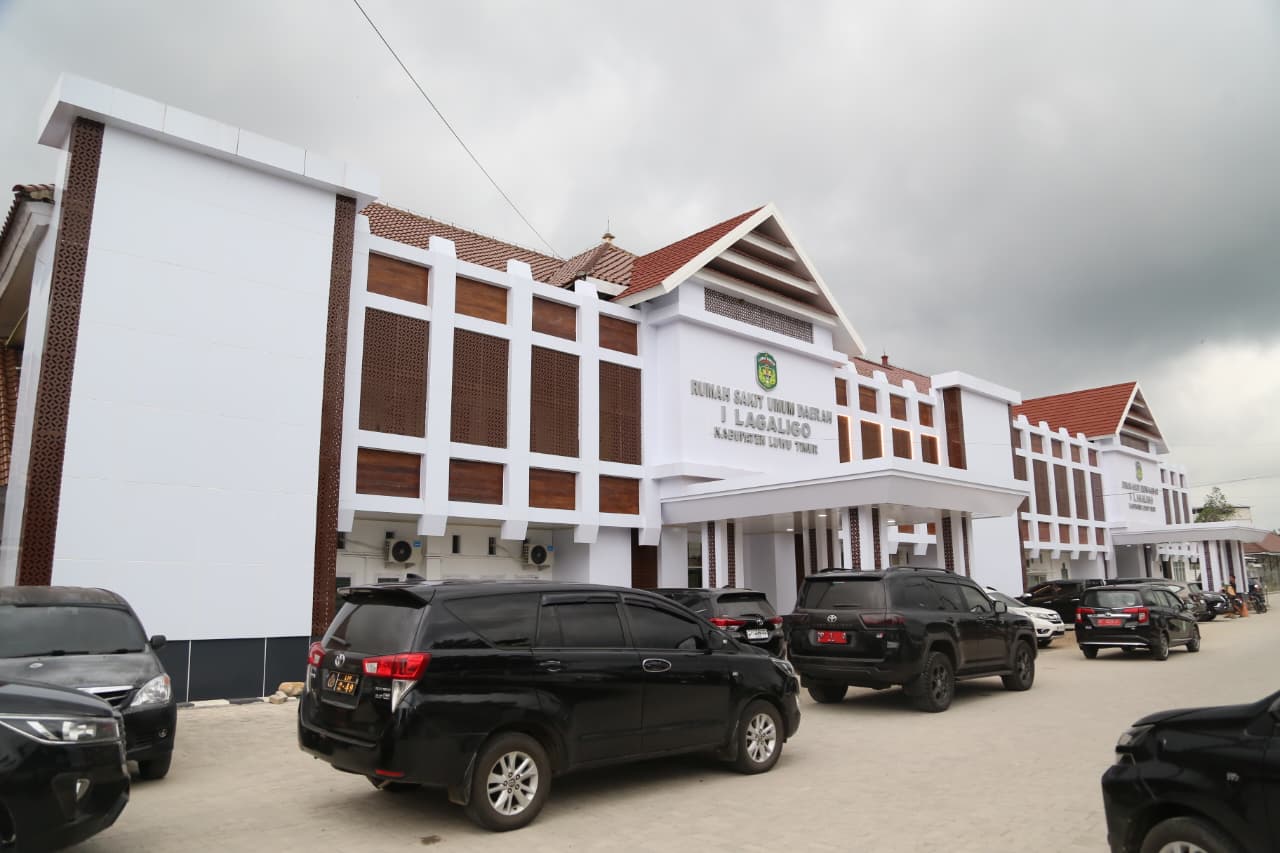 Masuki Tahap Finishing, Bupati Luwu Timur Tinjau Progres RSUD I Lagaligo