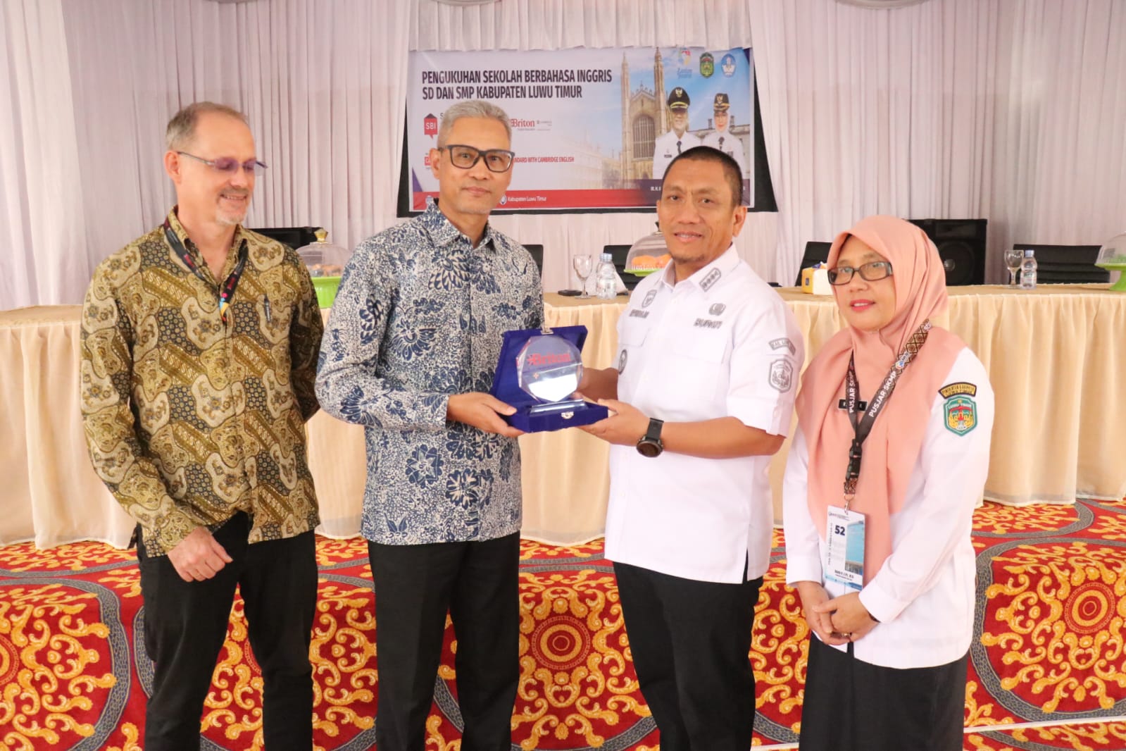 Bupati Irwan Siapkan Guru Bahasa Inggris Go International Mengikuti Pelatihan ToT Profesional