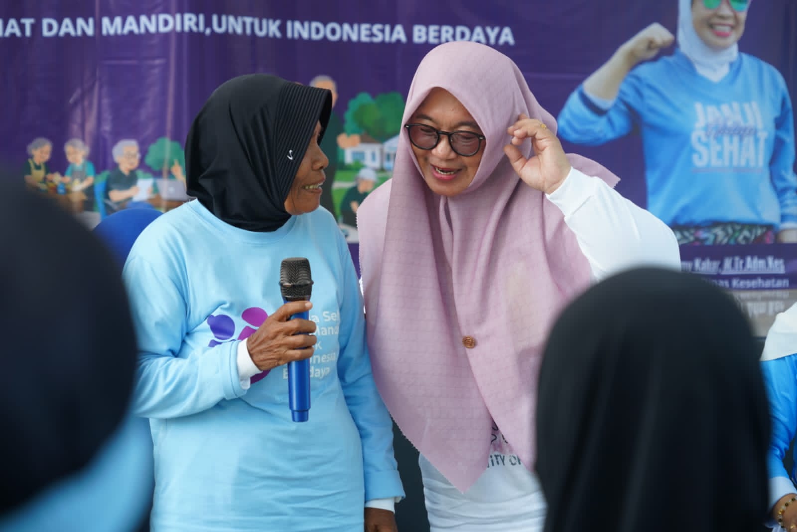 Penuh Tawa dan Kebersamaan, Ratusan Lansia Senam Sehat Bersama Wabup Puspawati
