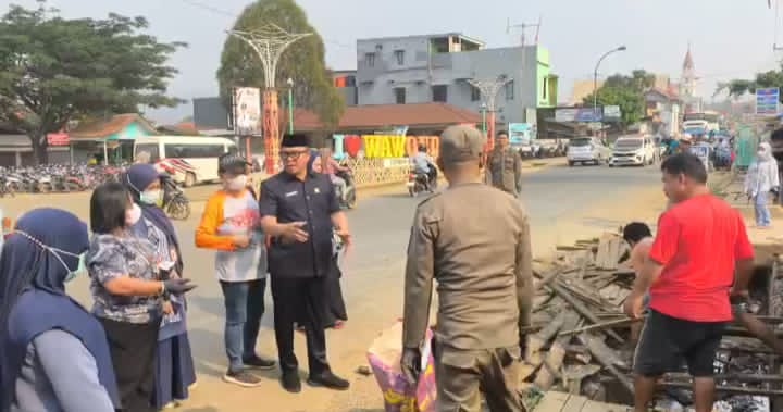 Penertiban Lapak Pasar Wawondula, Aripin Tekankan Pendekatan Humanis