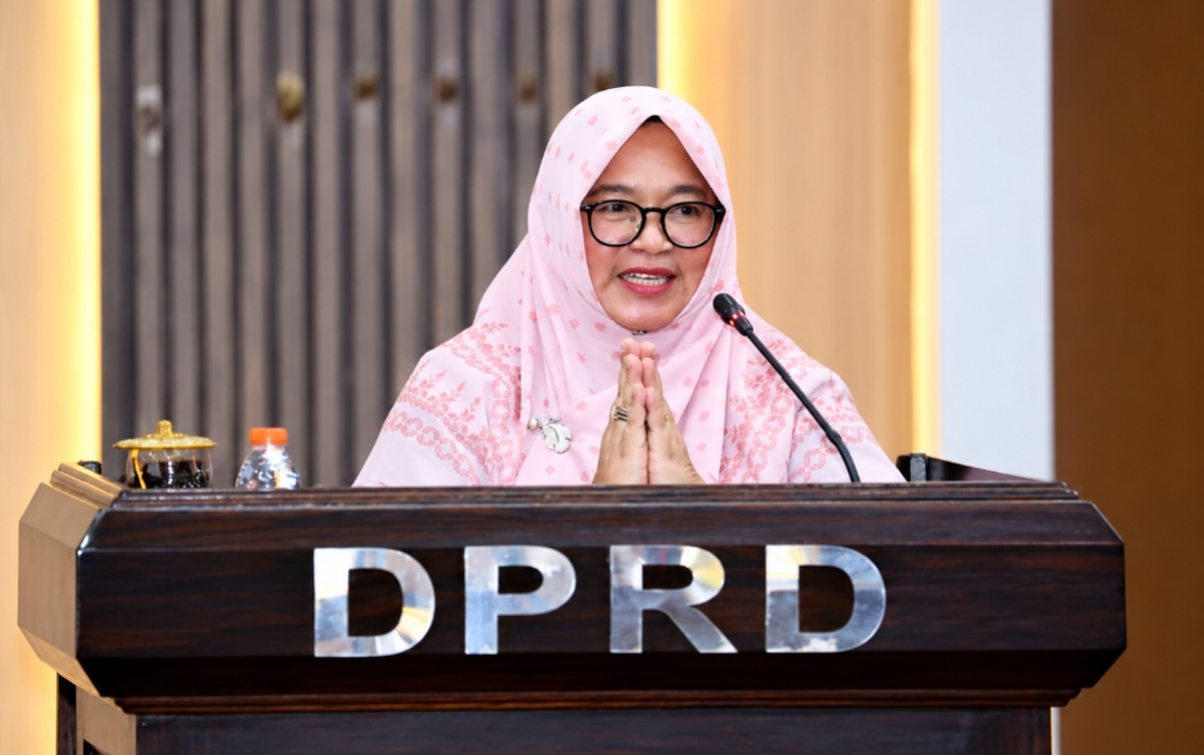 Wabup Puspa Sampaikan Jawaban Bupati Atas Pemandangan Umum 5 Fraksi Terkait Ranperda APBD 2027
